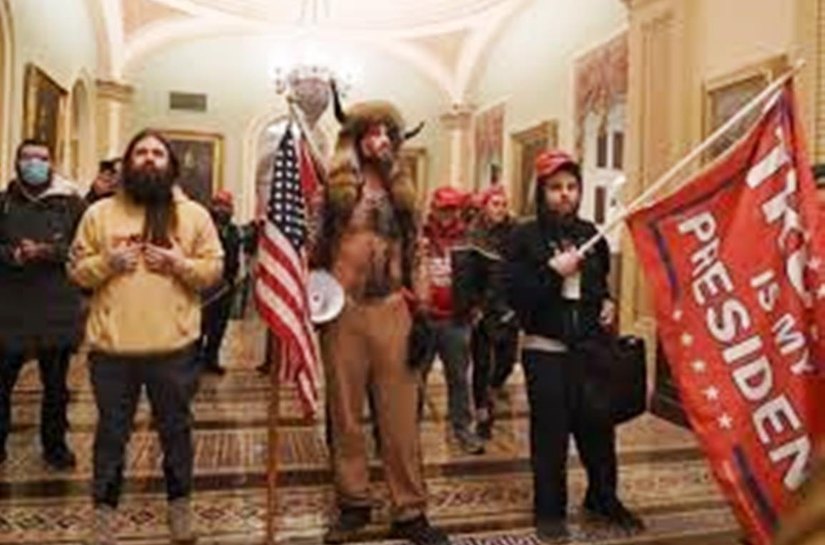 Policial do Capitólio é a quinta pessoa a morrer após invasão