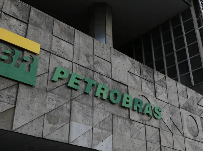 Petrobras implementa desconto no diesel a partir de segunda-feira
