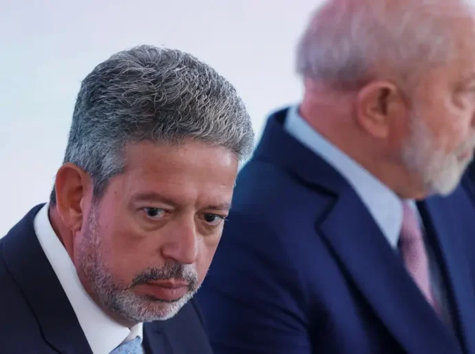 Fazendeiros ricos escapam de aumento de IR proposto por Lula após parecer de Lira