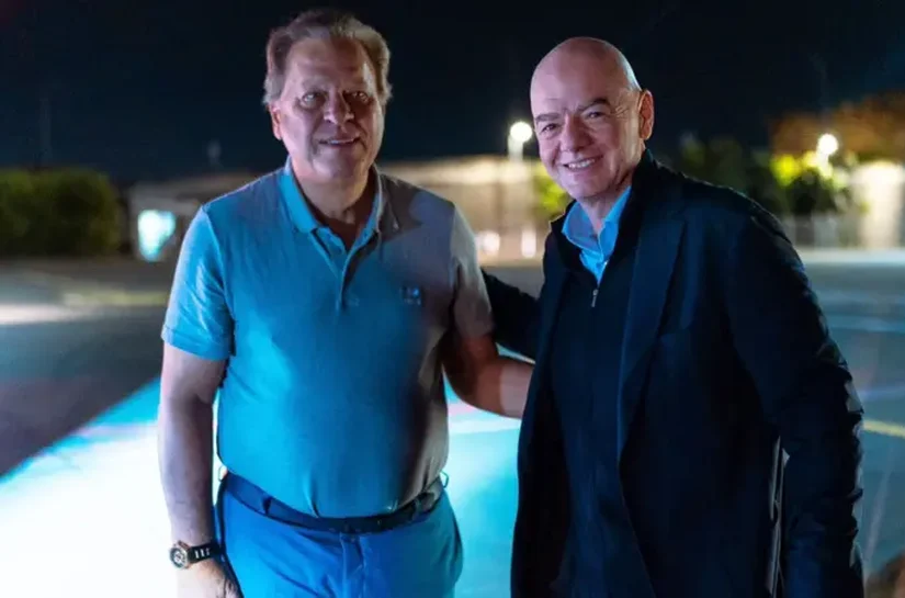 As regalias e a influência do presidente da Fifa, o homem mais poderoso (e polêmico) do futebol