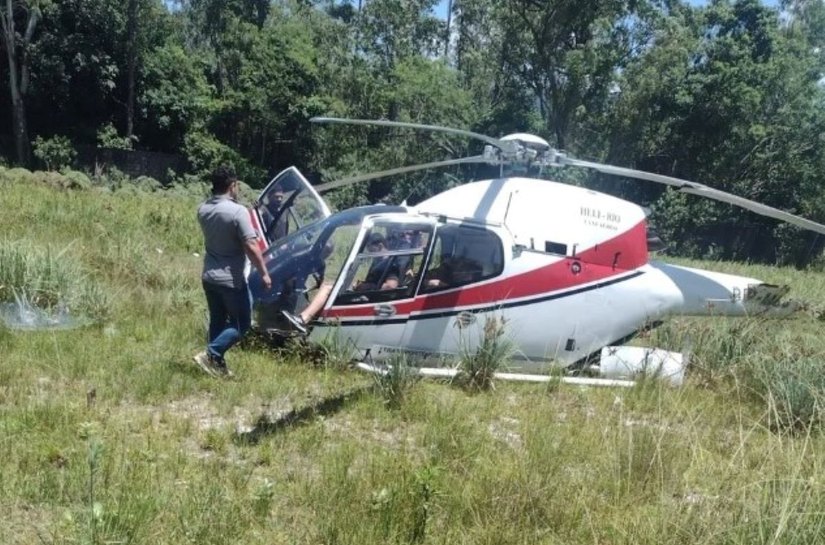 Helicóptero com 5 pessoas a bordo cai no Recreio, Zona Oeste do Rio