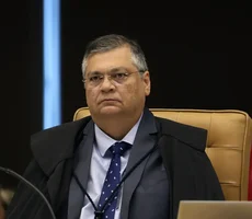 Dino pede que Câmara explique viagem de Mário Frias ao exterior