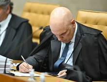 Moraes censura críticos e Brasil tem 'golpe de Estado' no Supremo, diz colunista conservadora do WSJ