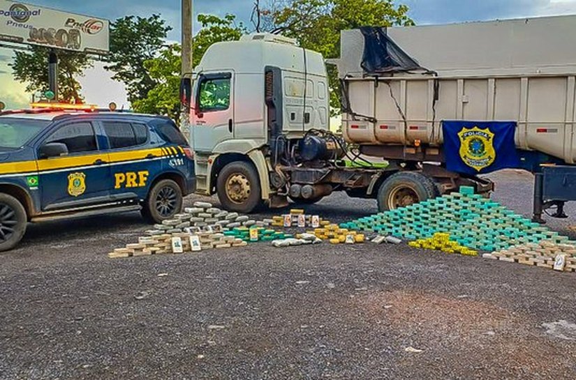 PRF apreende grande quantidade de drogas em caminhão na BR-070, em Várzea Grande