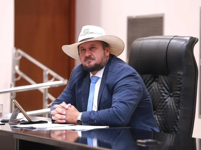 Justiça derruba imunidade e condena Gilberto Cattani por discurso homofóbico contra entidade em MT