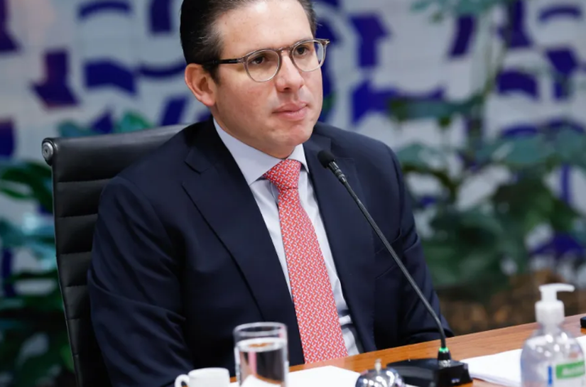 Hugo cita 'gambiarras' e diz que clima é por 'derrubada' de ato sobre IOF