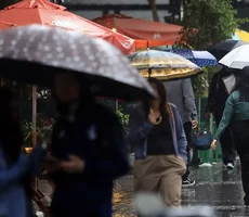 Centro-Oeste e Sudeste do país têm chuva com rajadas de vento
