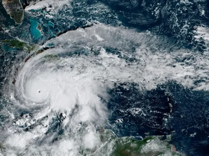 Furacão Melissa atinge Cuba após devastar a Jamaica e causa 'danos extensos' e inundações