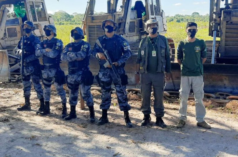 Força Tática e agentes da Sema apreendem maquinários em propriedade rural em Vila Rica