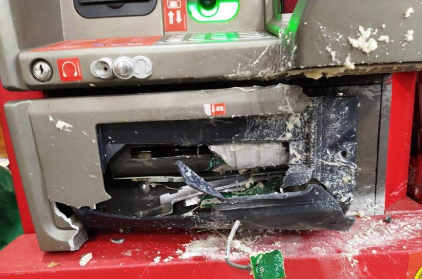 Polícia Civil prende suspeitos de furto de caixa eletrônico de supermercado da capital