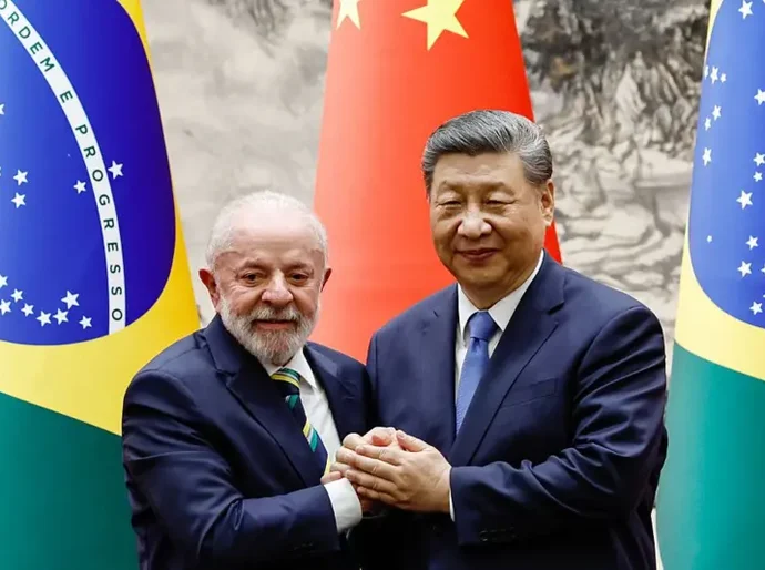 Após tarifaço de Trump, Lula discute acordo China-Mercosul com Xi Jinping