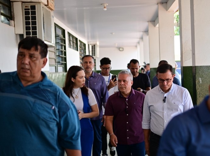 Vereadores vistoriam unidades de ensino de Cuiabá para apurar denúncias