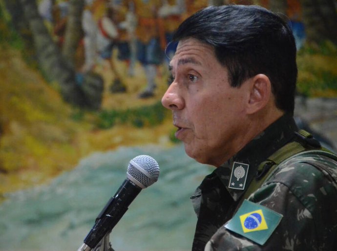 Quem é o general da reserva alvo da PF nesta sexta