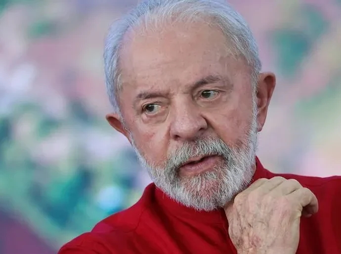 Em meio a críticas ao STF, Lula diz que Corte tem questões a melhorar