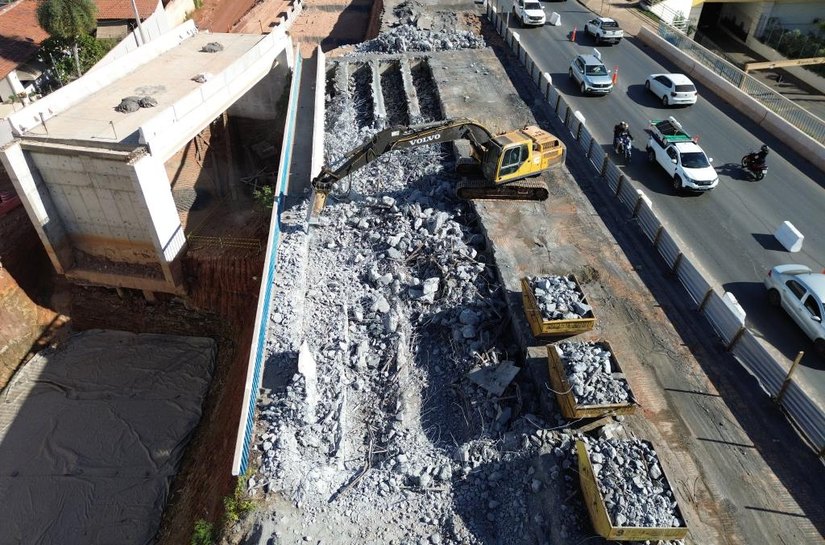 Obras do Complexo Viário do Leblon avançam com escavação de trincheira
