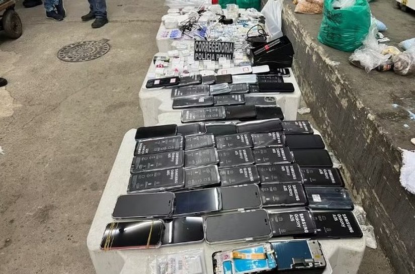 Subdiretor e policial penal são presos suspeitos deixarem entrar celulares e drogas em Bangu 3, no Rio