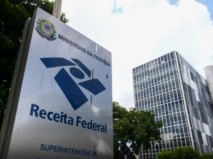 Arrecadação federal em outubro fecha com maior resultado em 30 anos