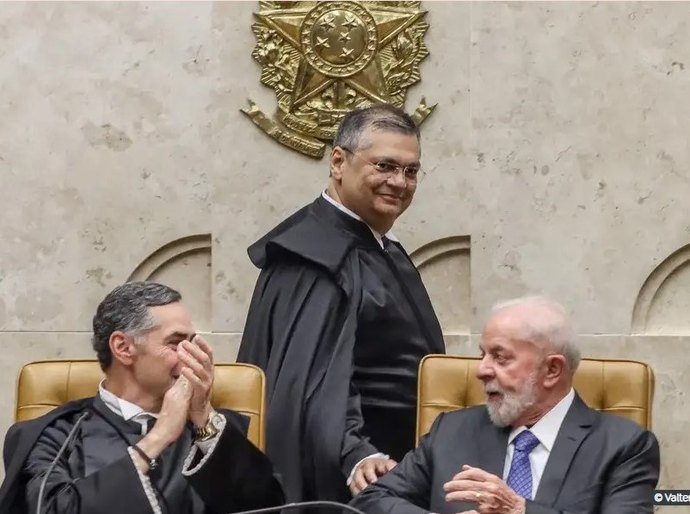 Flávio Dino toma posse como ministro do Supremo Tribunal Federal