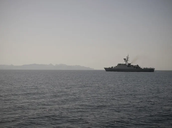 Ataques ao Irã geram engarrafamento de 150 petroleiros no Estreito Ormuz