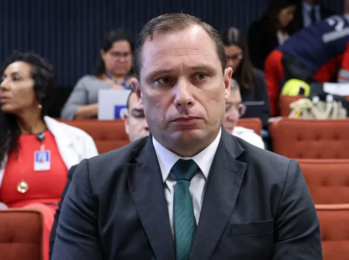 Mauro Cid é preso por determinação do STF
