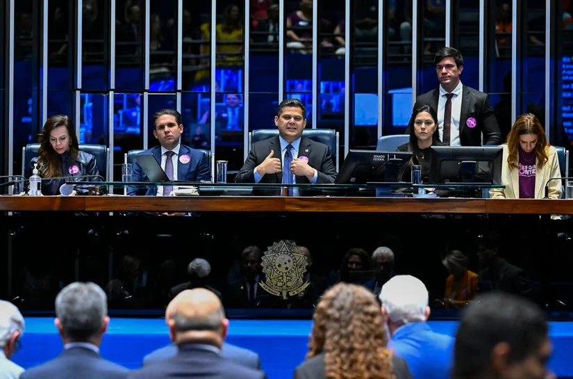 Senado aprova reajuste e reestruturação de cargos com impacto de R$ 5,3 bi