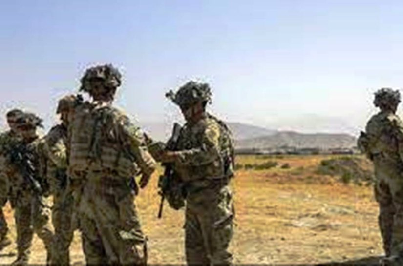 Com alerta de ameaça terrorista, EUA devem encerrar retiradas no Afeganistão nesta sexta