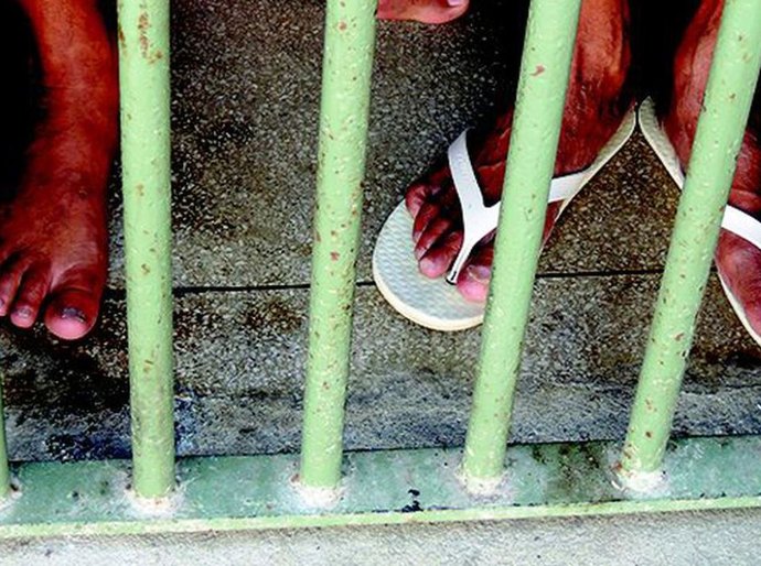 PF desarticula grupo que dava ordens de dentro de presídio no Paraná