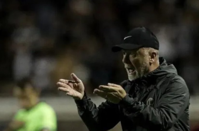 Mano revela cobrança em volante do Corinthians: “Achou que estava em Cuiabá”