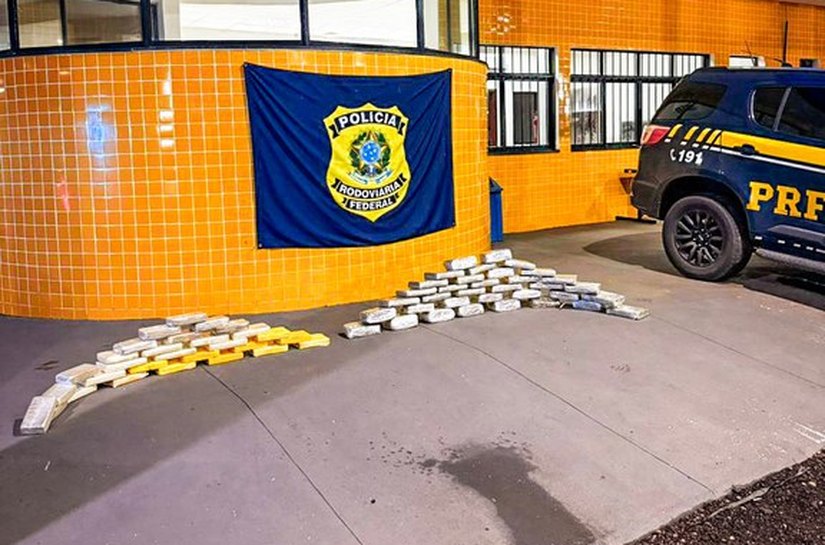 PRF apreende mais de 65 kg de drogas na BR-070 em Barra do Garças,MT