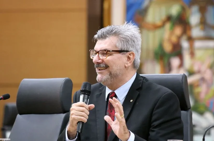 Ministro do STJ é acusado de assediar sexualmente jovem de 18 anos