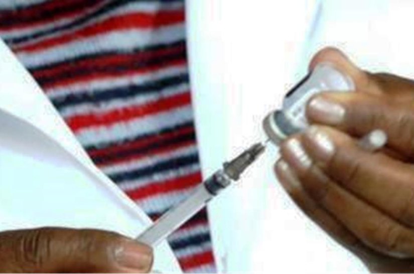 Governo reduz intervalo para reforço vacinal e anuncia quarta dose para imunossuprimidos