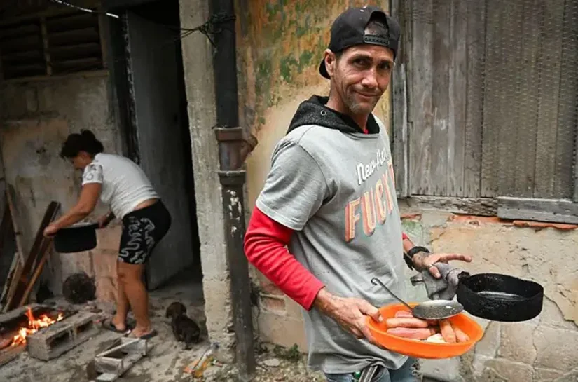 'Cozinhamos com carvão e lenha para 3 famílias na vizinhança': como cubanos estão vivenciando pior racionamento de combustível em décadas