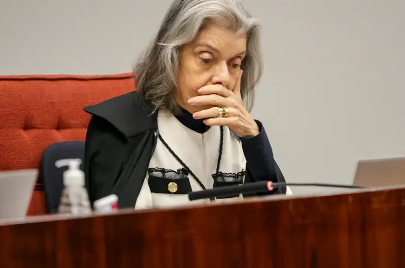 ASSISTA AO VIVO: STF retoma julgamento de Bolsonaro com voto de Cármen Lúcia