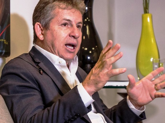 Mauro Mendes planeja reiniciar aulas de forma não-presencial e contratar os interinos