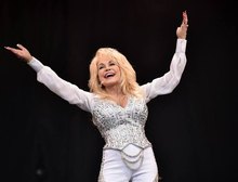 Dolly Parton, lenda da música country, morre aos 80 anos