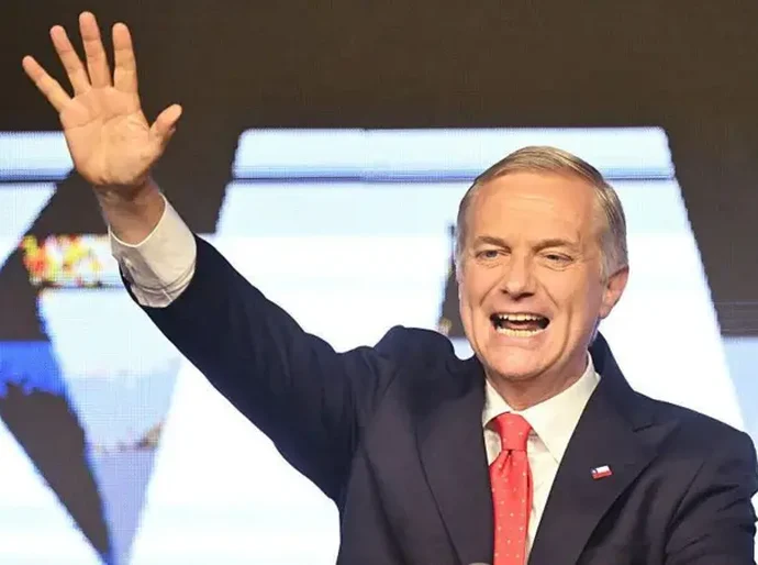 Quem é o 'Bolsonaro chileno' que disputará Presidência contra comunista no Chile