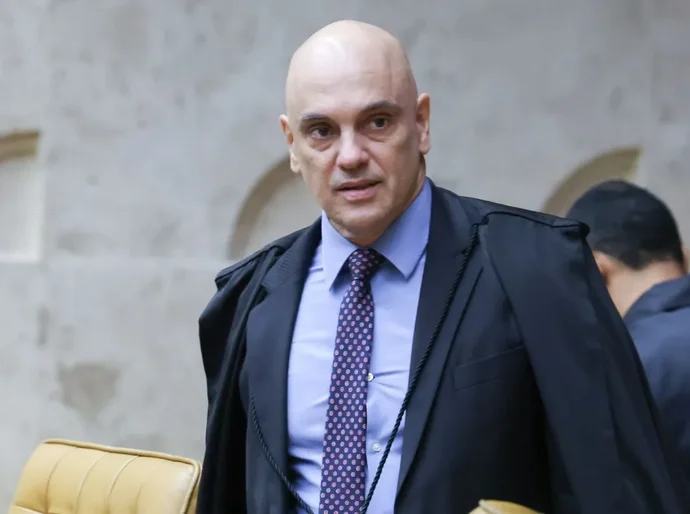 Oposição apresenta novo pedido de impeachment contra Moraes