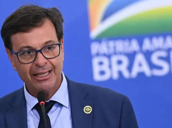 Mauro Cid depõe na PF após ex-ministro ser preso acusado de ajudá-lo a obter passaporte; o que se sabe