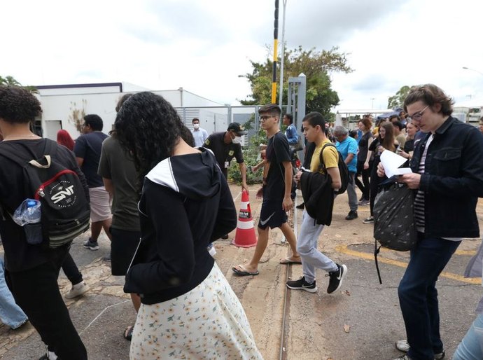 Educação MEC antecipa prazos de inscrições do Sisu, Prouni e Fies