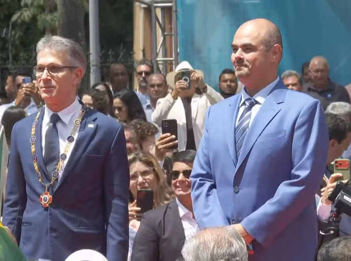Zema renuncia ao governo de MG para pré-campanha à Presidência da República; vice, Mateus Simões, assume cargo