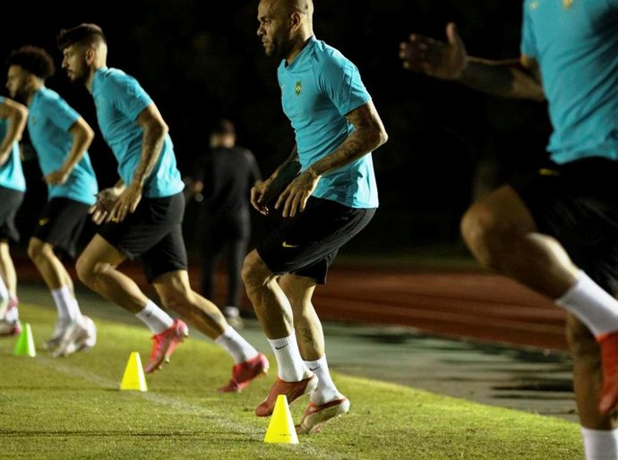 Daniel Alves revela ansiedade antes da estreia na Olimpíada de Tóquio