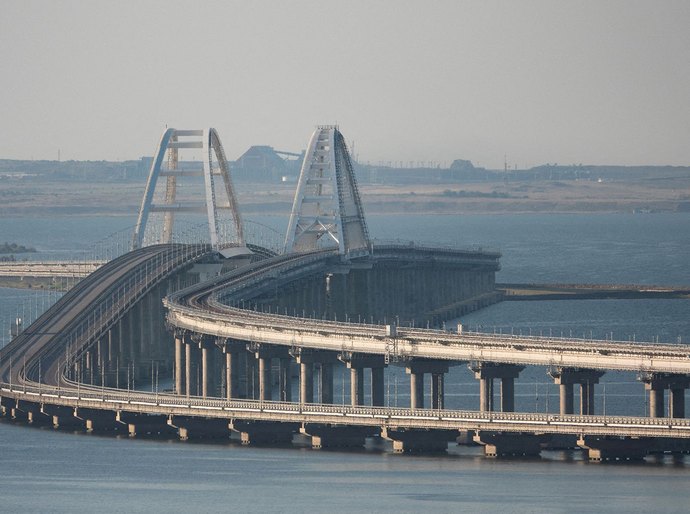 Rússia culpa Ucrânia por ataque a ponte na Crimeia e abre investigação
