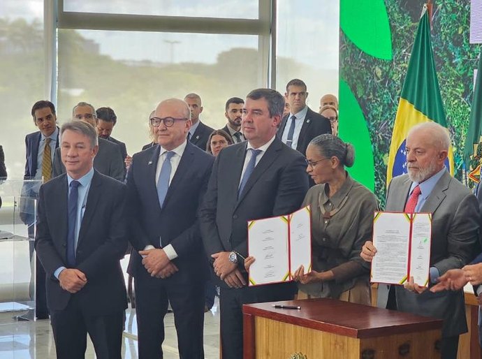 Governo de MT firma pacto federativo com União e Estados para combate aos incêndios no Pantanal e Amazônia