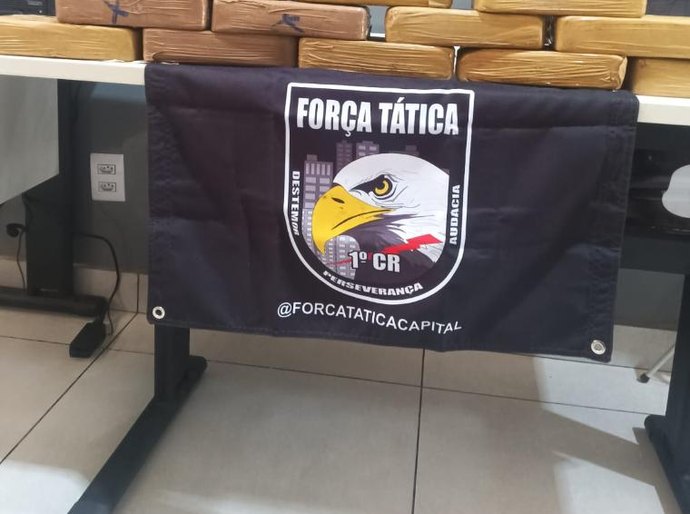Força Tática da PM e PRF apreendem 19 tabletes de pasta base de cocaína em Várzea Grande