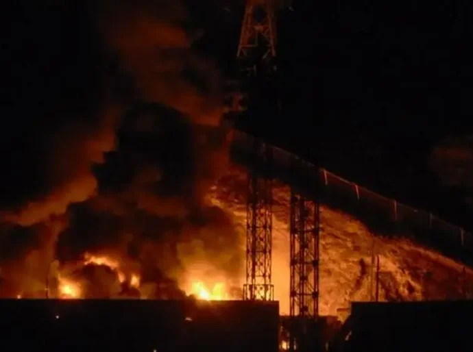 EUA lançam ataque em larga escala na Venezuela e capturam Nicolás Maduro