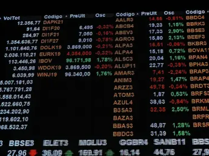 Bolsa sobe 34% em 2025, melhor desempenho em 9 anos; dólar recua 11%