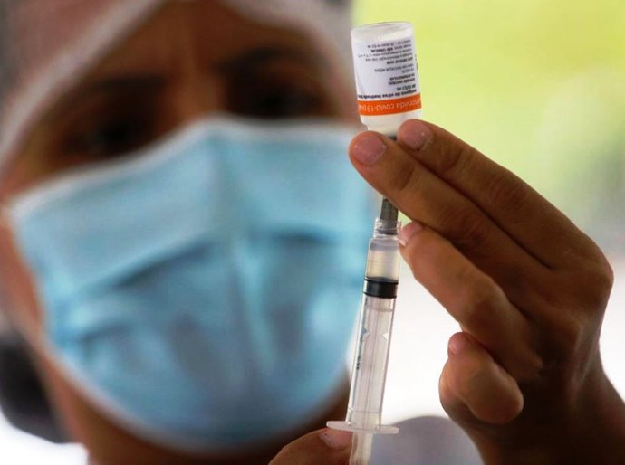 Pesquisa aponta eficácia da vacinação em profissionais de saúde no CE