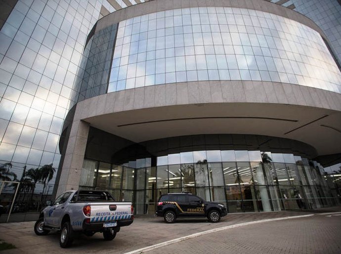 PF faz operação em empresa alvo da CPI por suspeita de lavagem de dinheiro