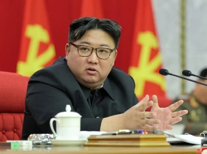 Kim Jong Un diz que agora é hora de se preparar para a guerra, diz agência