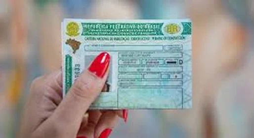 Governo lança aplicativo com aulas gratuitas para CNH e oficializa novas regras nesta terça